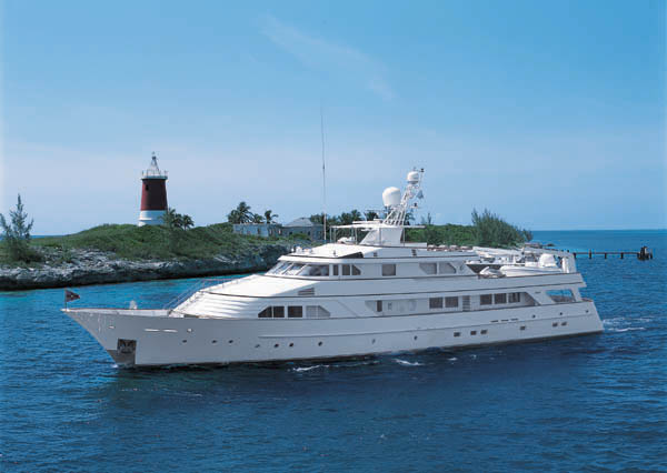 Silver Cloud at Gun Cay, Bahamas.